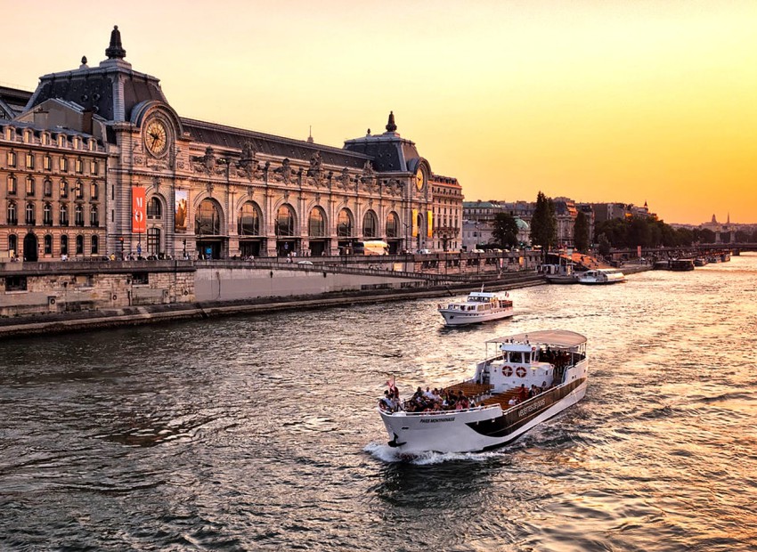 meilleures activités evjf Paris - sortie en Bateau Paris